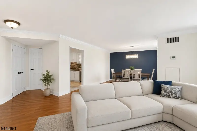 1020 Harmon Cove Tower, Secaucus, NJ 07094 - #3