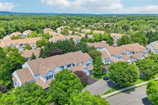 5 Scarlet Oak Ln, Paramus Boro, NJ 07652
