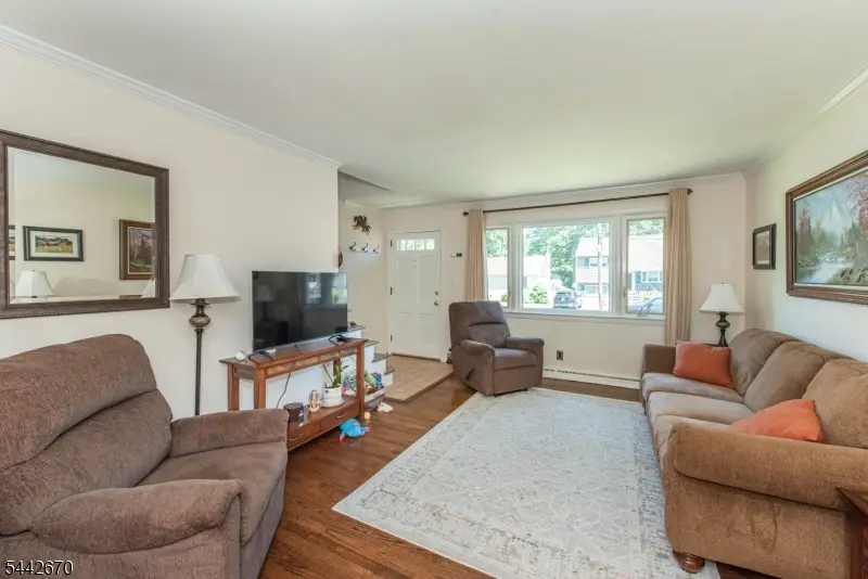 3 Maple Ln, Lake Hiawatha, NJ 07034 - #2