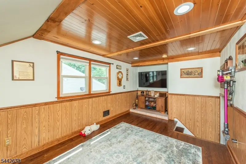 3 Maple Ln, Lake Hiawatha, NJ 07034 - #3