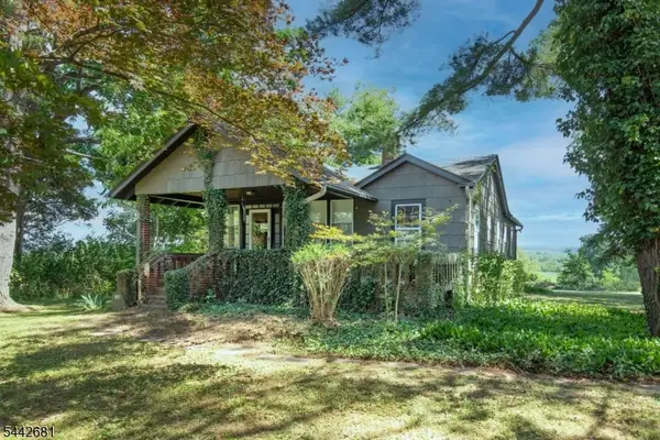 114 Amwell Rd, East Amwell Twp., NJ 08822