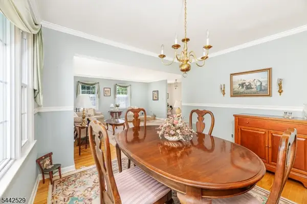 33 Galway Dr, Mendham Boro, NJ 07945