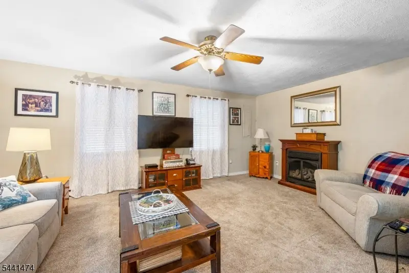 136 Jefferson Trl, Hopatcong, NJ 07843 - #3
