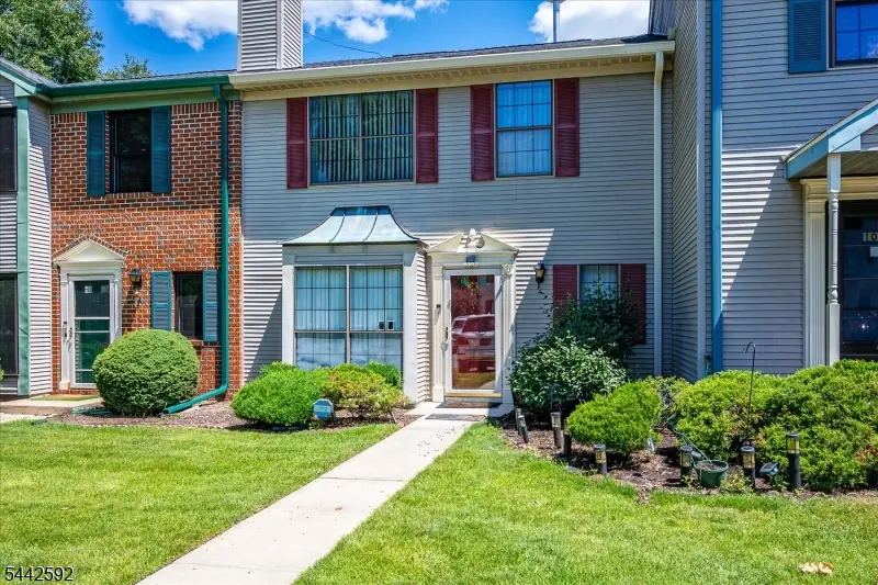 11 Tracy Ct, Franklin Park, NJ 08823 - #1