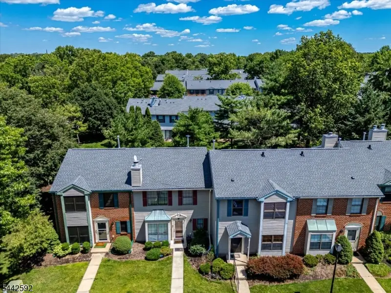 11 Tracy Ct, Franklin Park, NJ 08823 - #2