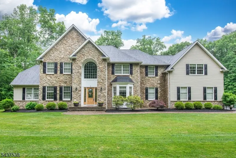 18 Stoneybrook Road, Washington, NJ 07853 - #1