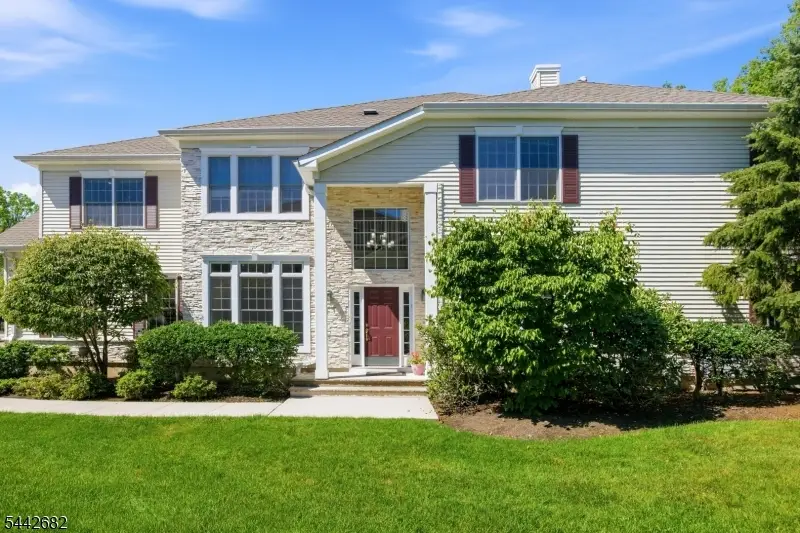 10 Camlet Ct, Roseland, NJ 07068 - #1
