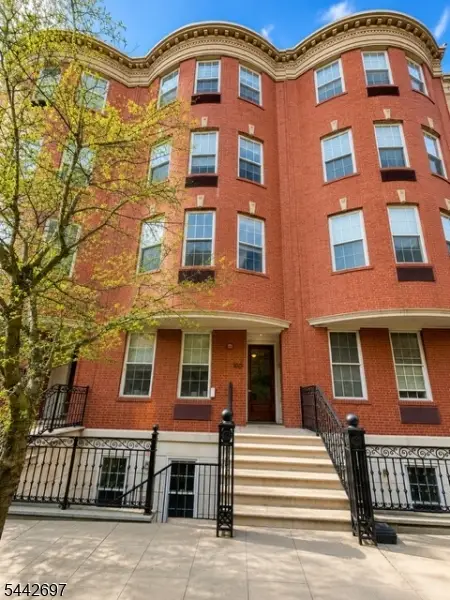 100 Tidewater St #1G, Jersey City, NJ 07302