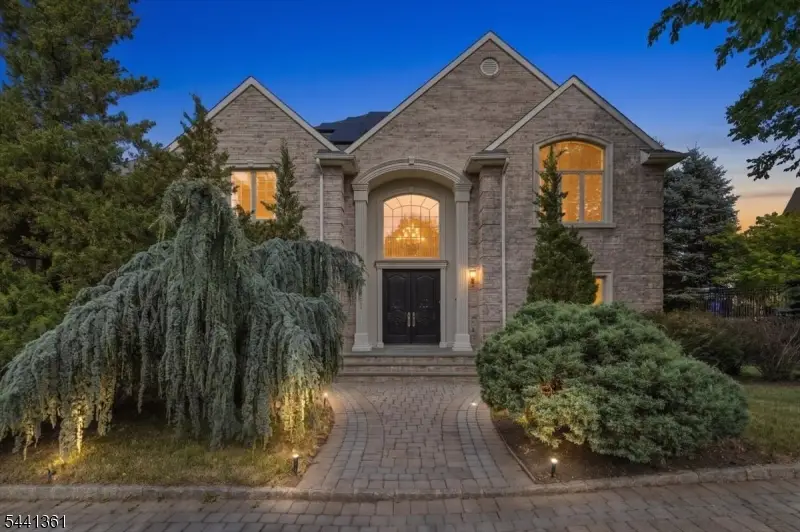 4 Centennial Ct, Totowa, NJ 07512 - #1
