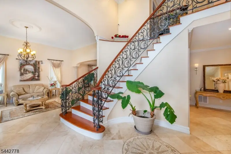 16A Cheri Ln, Fairfield, NJ 07004 - #3