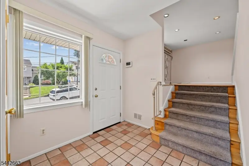18 Carrie Ct, Nutley, NJ 07110 - #2