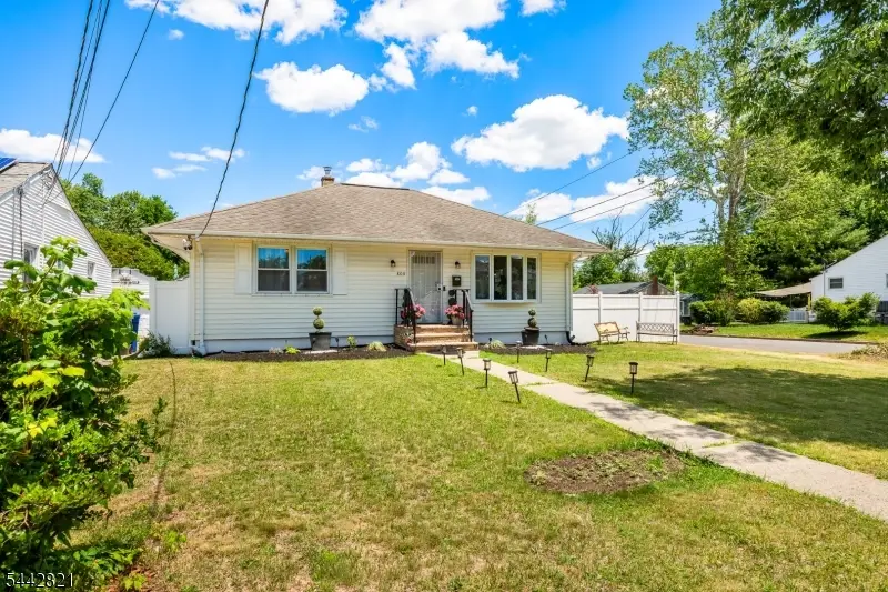 800 N Washington Ave, Dunellen, NJ 08812 - #2