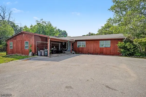 15 Plotts Rd, Hampton Twp., NJ 07860