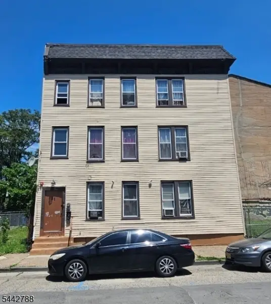 21 Governor St, Paterson, NJ 07501 - #1