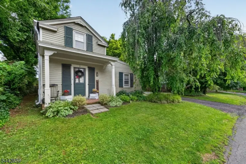 3 Union St, Kingston, NJ 08528 - #1
