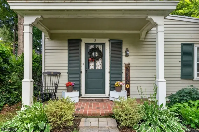 3 Union St, Kingston, NJ 08528 - #2