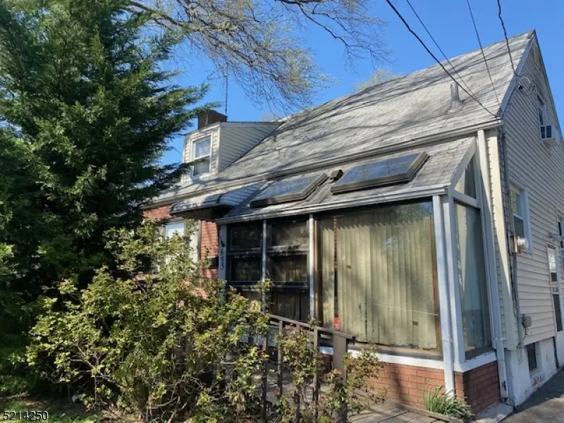653 Thomas Pl, Rahway, NJ 07065 - #1