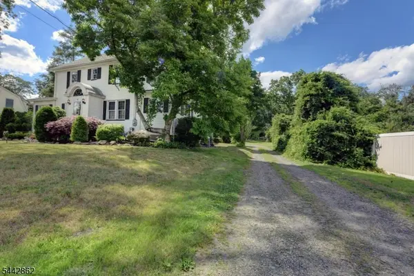 91 Minnisink Rd, Totowa Boro, NJ 07512