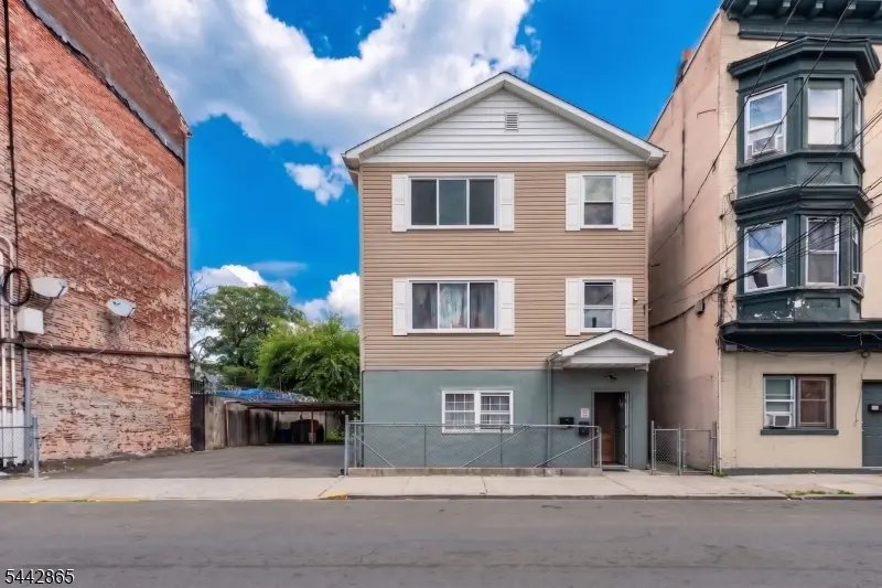 363 Summer St, Paterson, NJ 07501 - #1