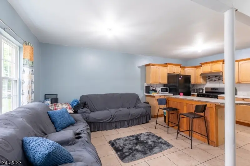 363 Summer St, Paterson, NJ 07501 - #3