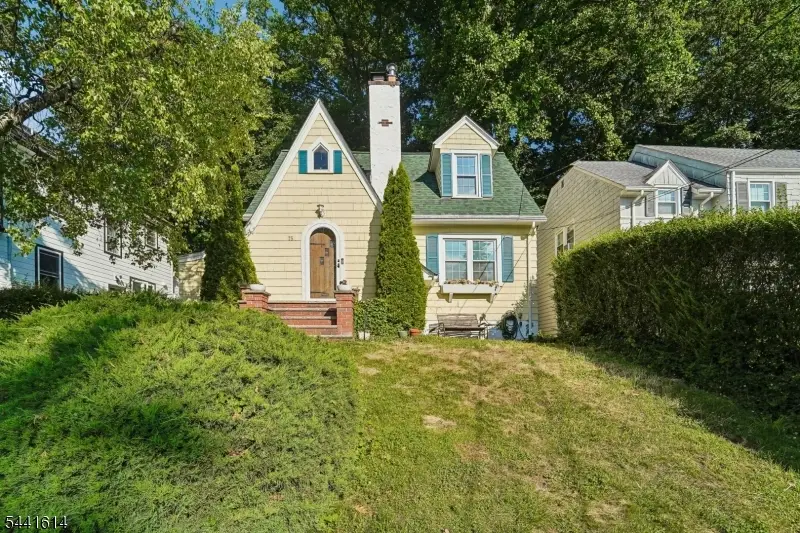 75 Rollinson St, West Orange, NJ 07052 - #1