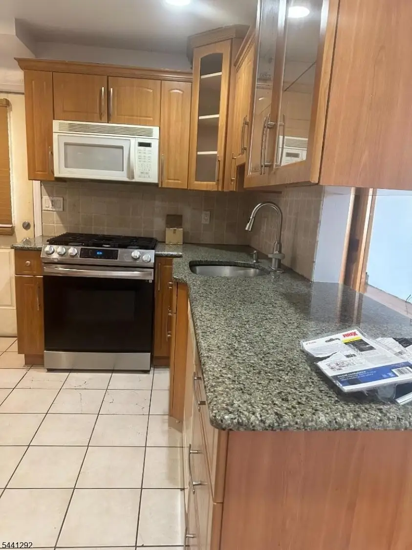 17 Pettit St, Bloomfield, NJ 07003 - #3