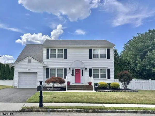 17 Reid Way, Freehold Boro, NJ 07728