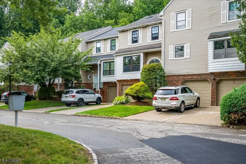 4506 Stonehedge Rd, Edison, NJ 08820 - #2