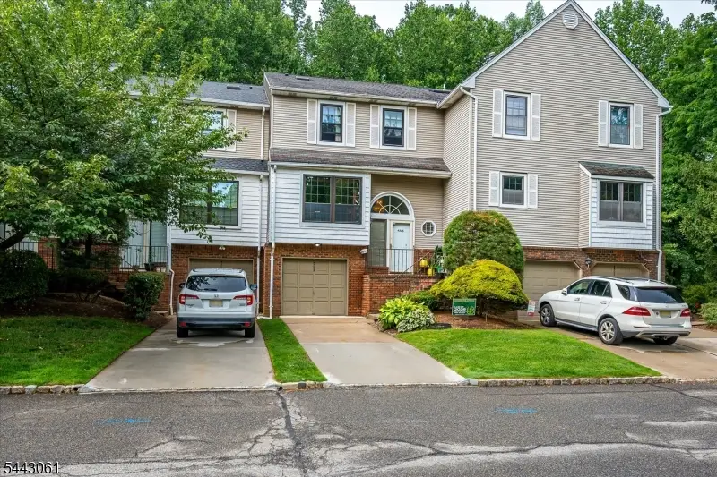 4506 Stonehedge Rd, Edison, NJ 08820 - #3