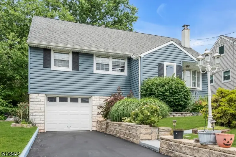21 Mcguire St, Menlo Park Terrace, NJ 08840 - #2