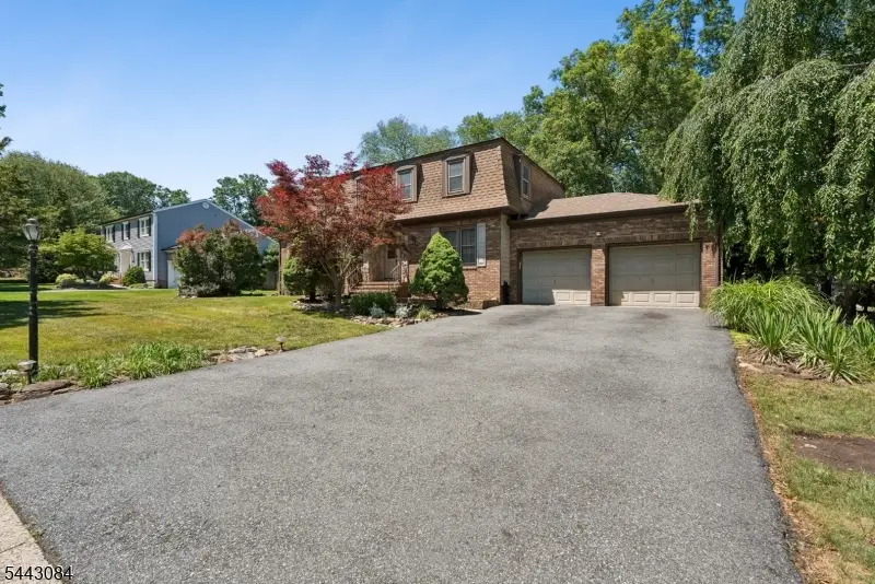 39 Robin Hood Way, Wayne, NJ 07470 - #2