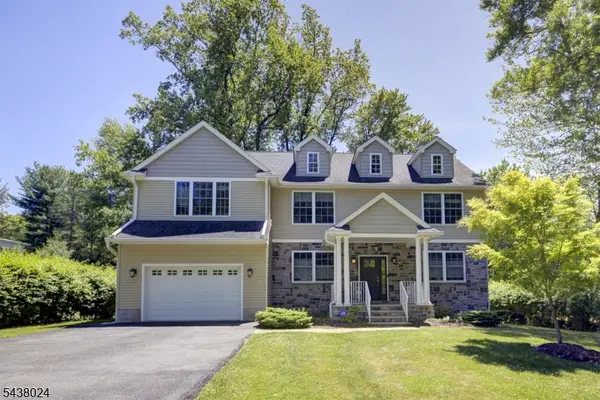 8 Phyllis Pl, Randolph Twp., NJ 07869