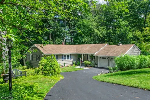 17 Hillcrest Dr, Randolph Twp., NJ 07869