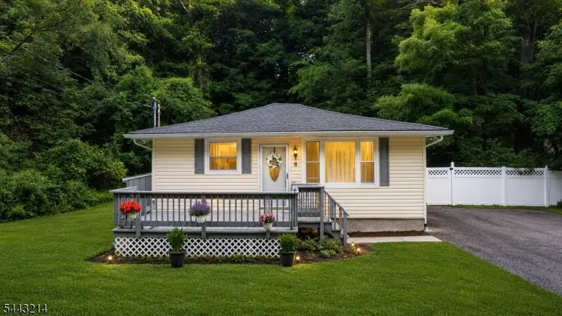 6 Pine St E, Highland Lakes, NJ 07422 - #1