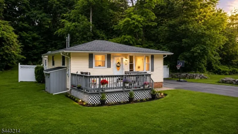 6 Pine St E, Highland Lakes, NJ 07422 - #2