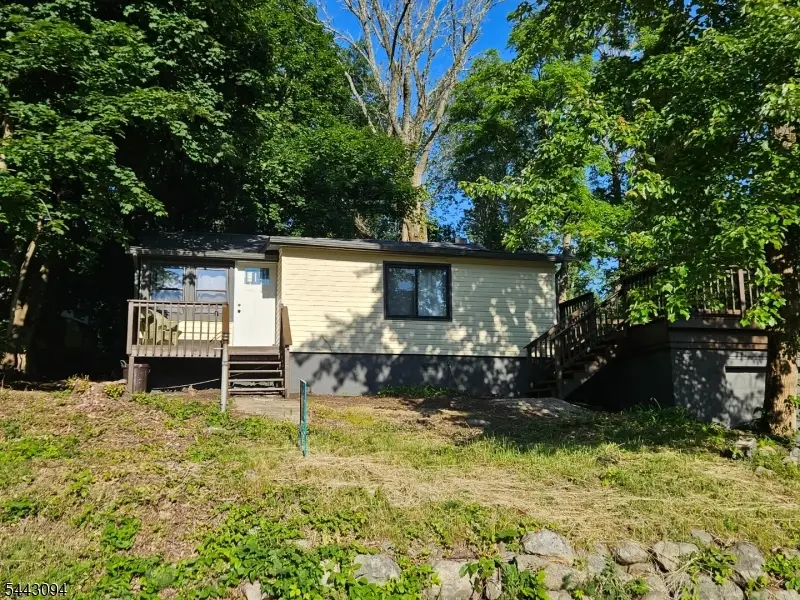 43 E Shore Trl, Stockholm, NJ 07460 - #1