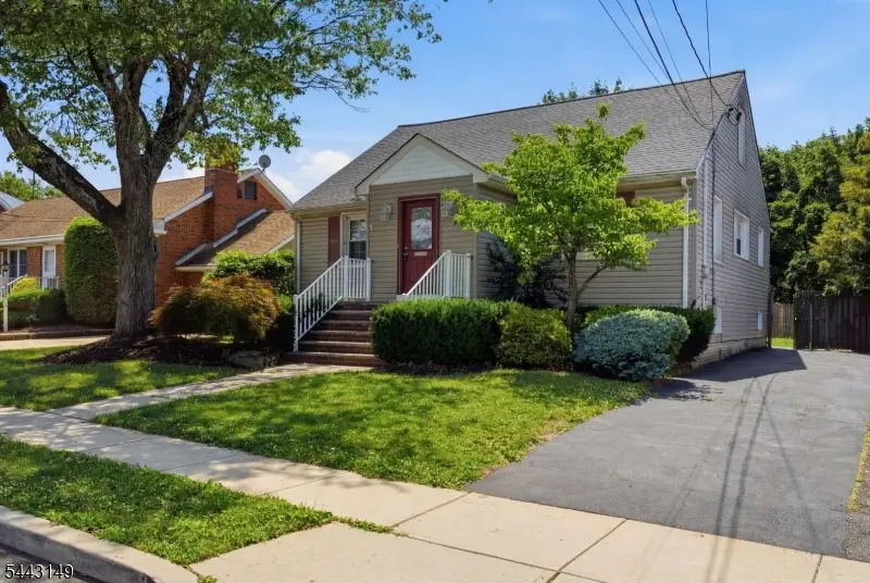 2 Oakwood Pl, North Brunswick, NJ 08902 - #1