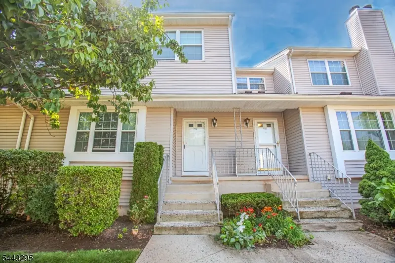 194 Driscoll Ct, Somerset, NJ 08873 - #1
