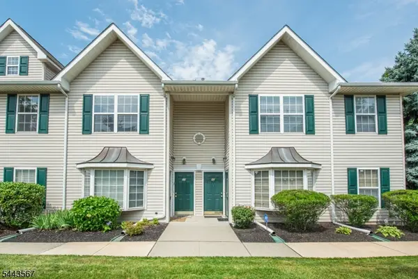38 Chanda Ct, Clifton City, NJ 07012