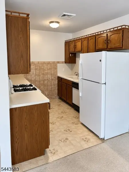 846 Riverside Ave #107, Lyndhurst, NJ 07071 - #3