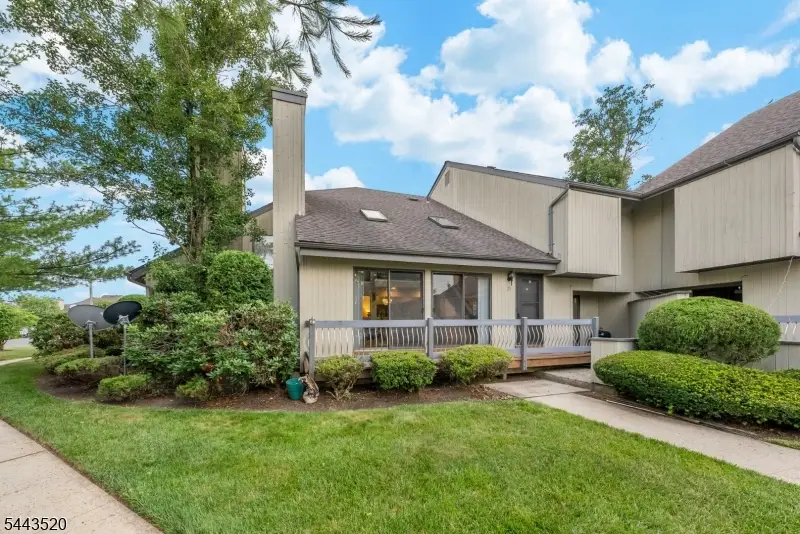29 Brook St, Franklin, NJ 08873 - #1