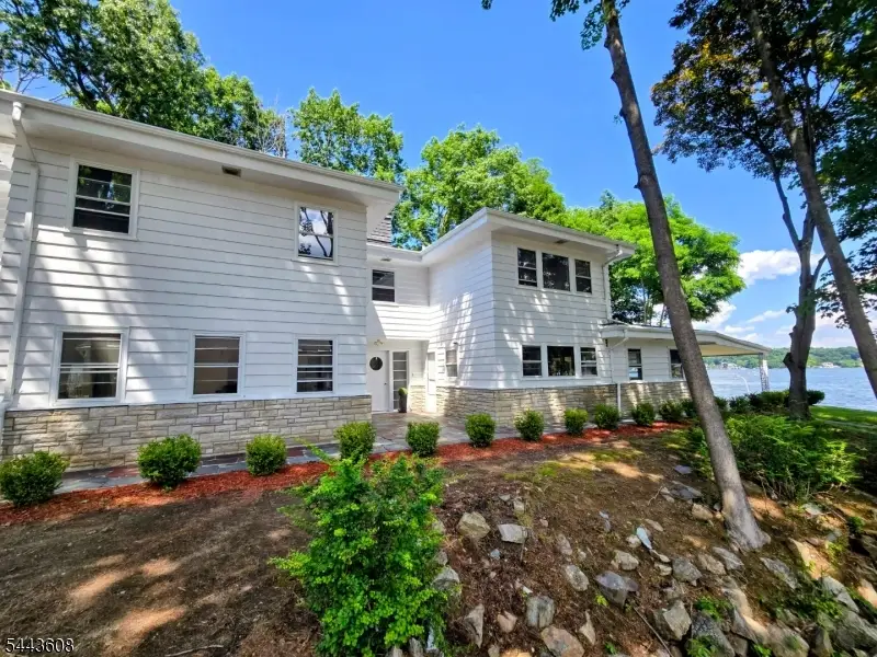 19 Lakeland Dr, Hopatcong, NJ 07843 - #1