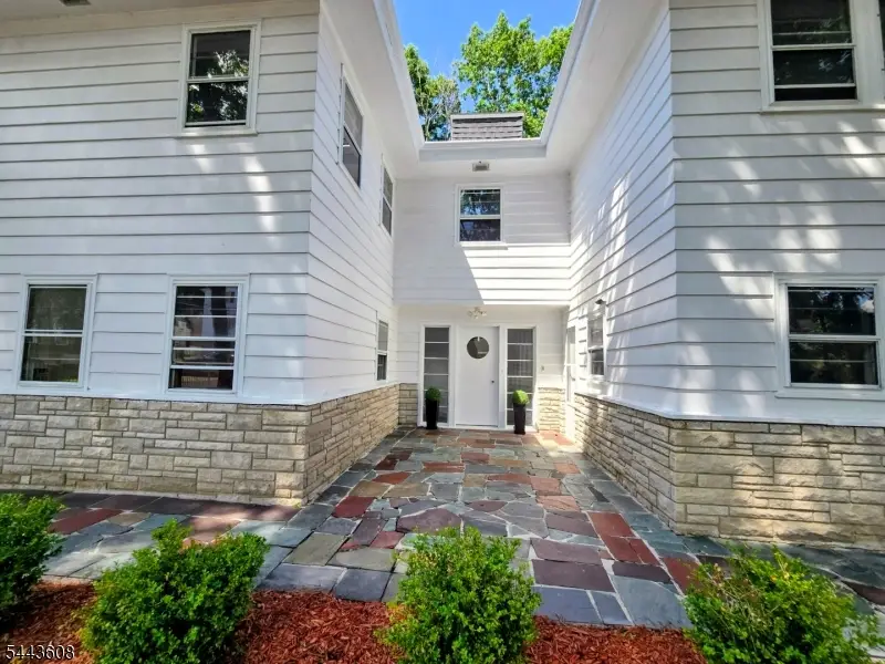 19 Lakeland Dr, Hopatcong, NJ 07843 - #2