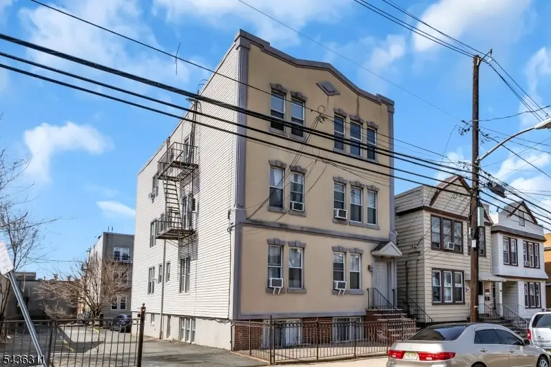 305 Cator Ave #1B, Jersey City, NJ 07305 - #2