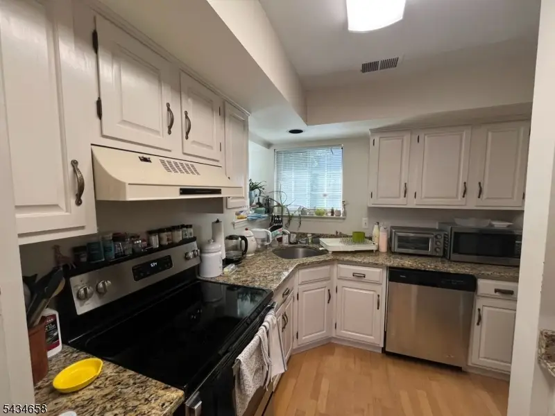 64 Sage Court, The Hills, NJ 07921 - #3