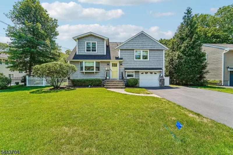 252 Canterbury Pl, Ridgewood, NJ 07450 - #1