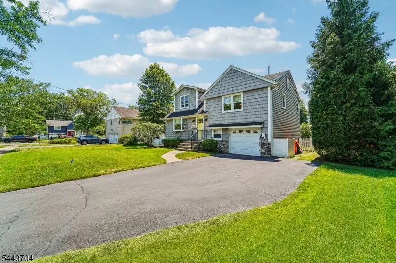 252 Canterbury Pl, Ridgewood, NJ 07450 - #3