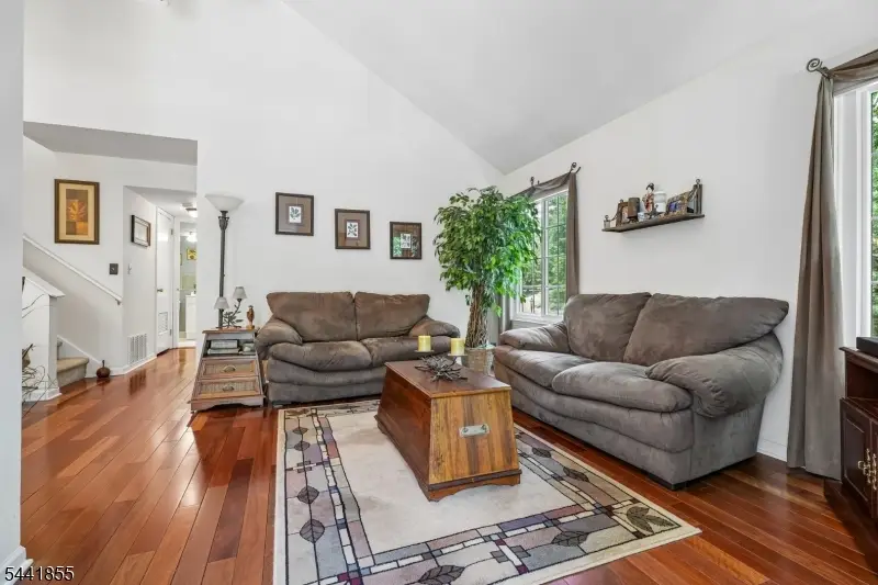 46 Stevens Court, The Hills, NJ 07921 - #3