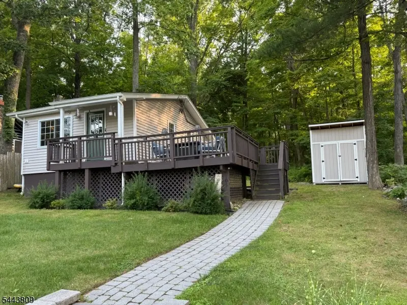 105 Lakeside Dr, Vernon, NJ 07461 - #1