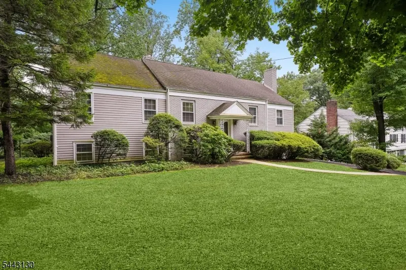 55 Tanglewood Dr, Summit, NJ 07901 - #2